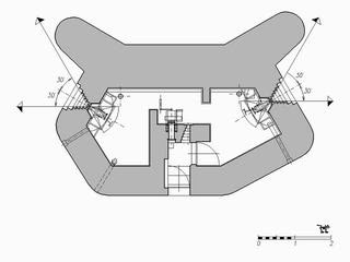 Půdorys objektu S2/243/A-120Z s vyznačenými osami střílen a úhly 120°